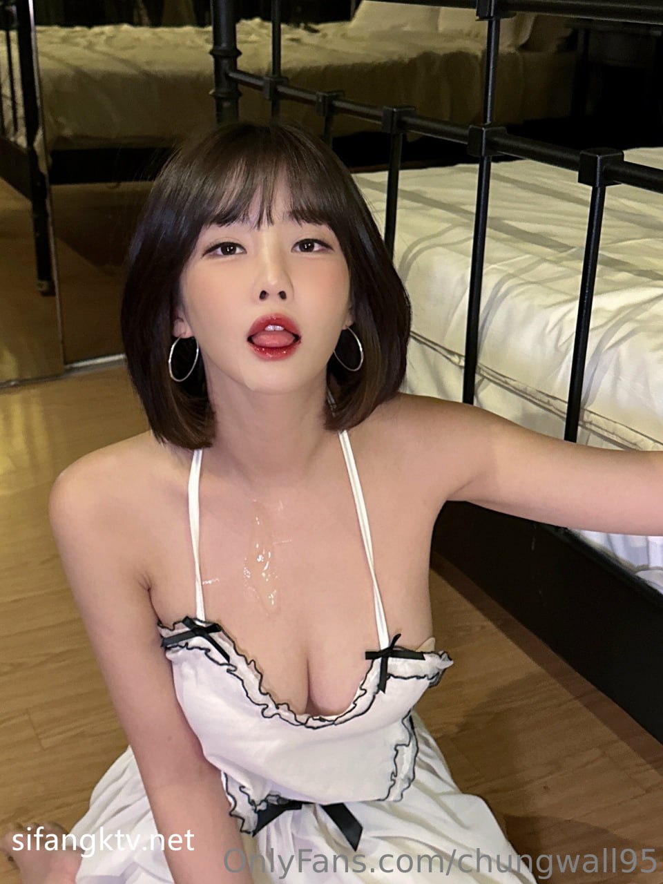 【2024-01-31】Sex with manager in the van